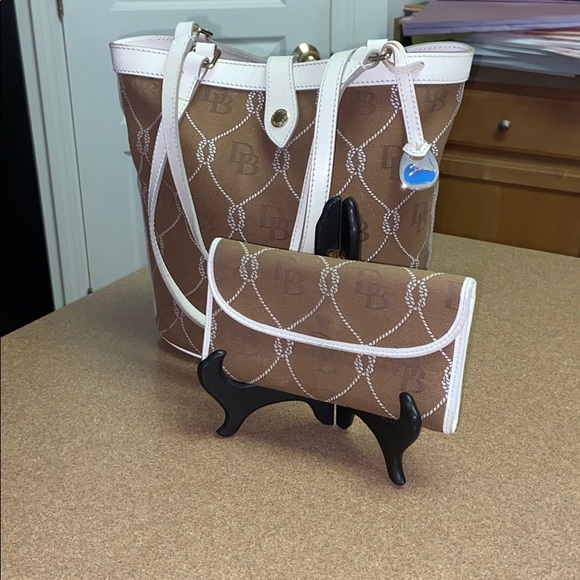 Dooney & Bourke Handbags - Dooney & Bourke Bucket Bag & Wallet